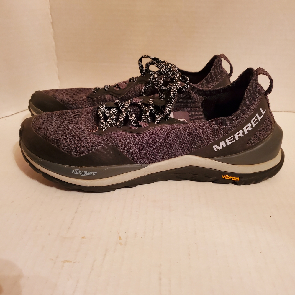 Merrell Black and Gray Womens Size 8 Athletic Shoes with Rugged Design Vibram